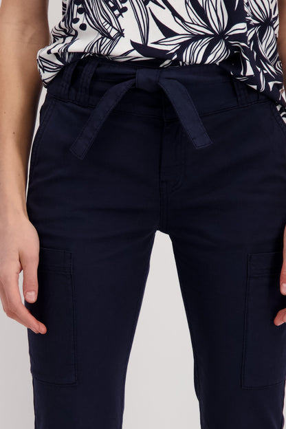 Pantalón MONARI cargo capri con cinturón