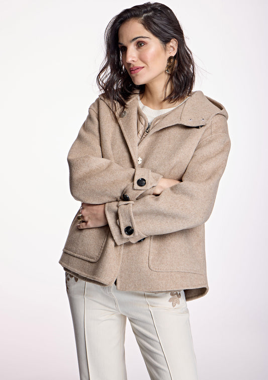 Chaquetón beige ALBA CONDE con capucha